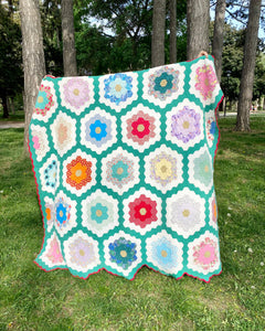 Vintage 1960s Hexi Honeycomb Patchwork Quilt