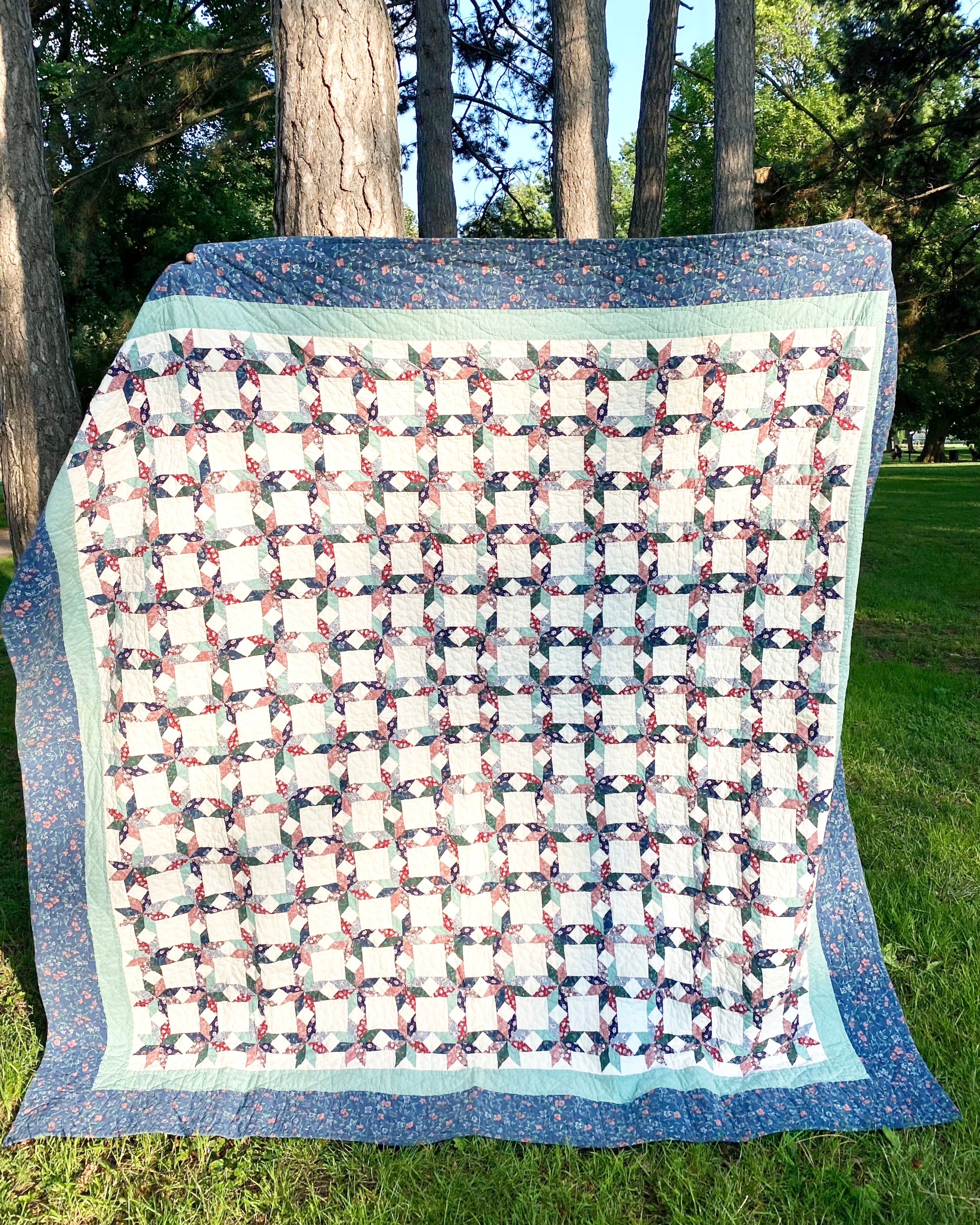 Vintage 1980s Stars Patchwork Quilt