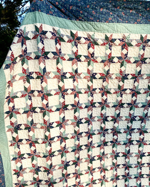 Vintage 1980s Stars Patchwork Quilt